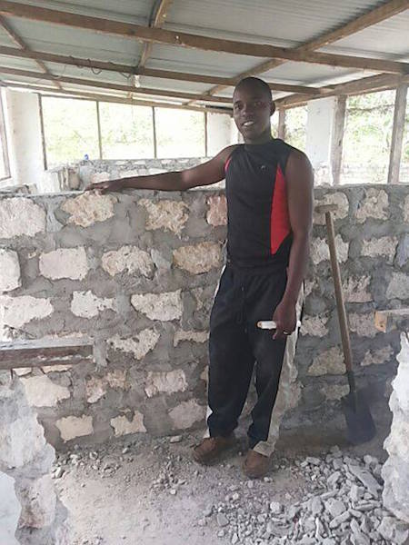 Varkenshok Blessed Generation Malindi in aanbouw